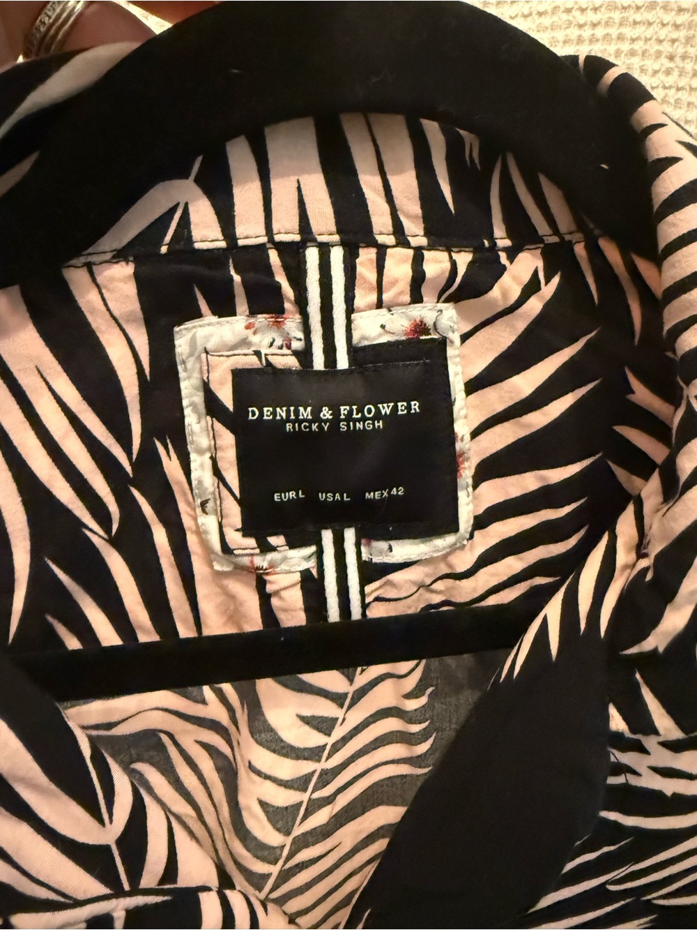 Denim & Flower Black and Blush Palm-Print Button-Up - Picture 2 of 3